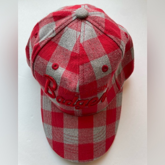 Wisconsin Badger red plaid embroidered hat. - Picture 4 of 6